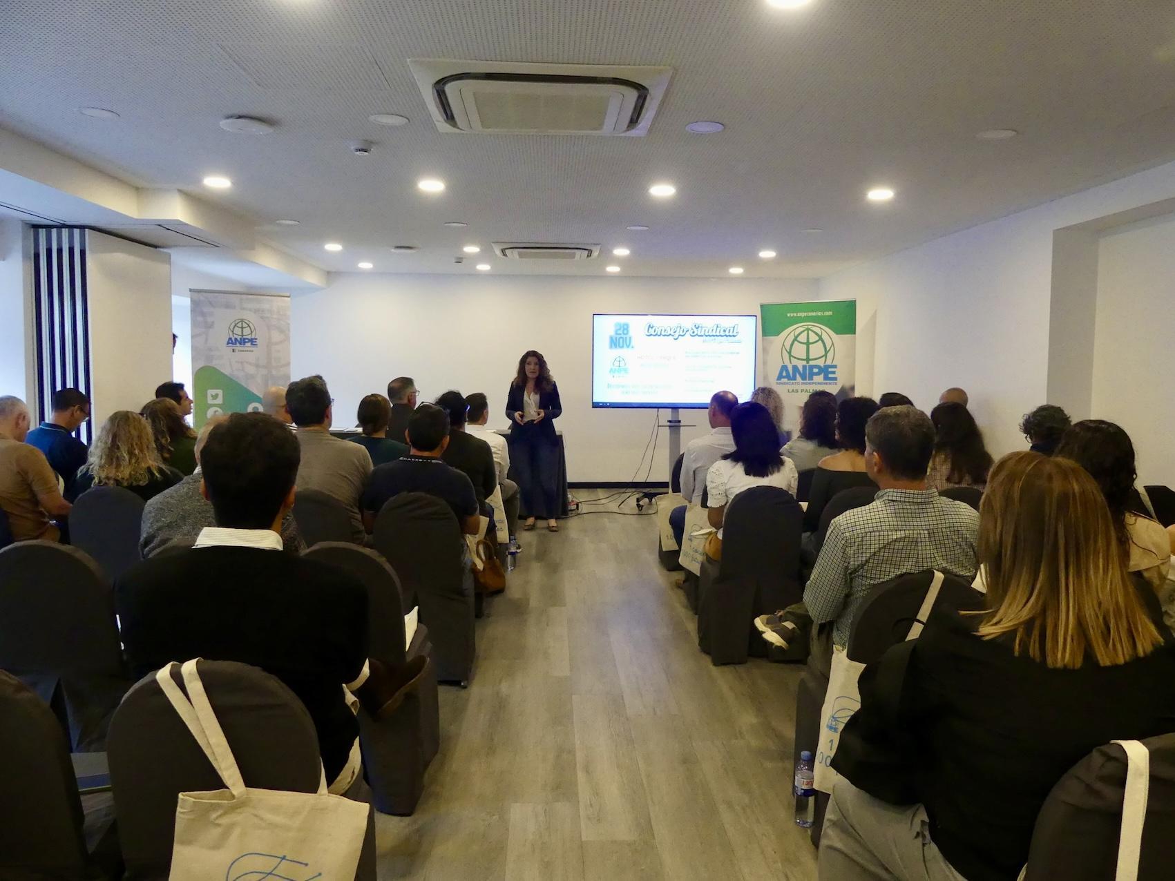 mari-a-perera-interviene-en-el-consejo-sindical-de